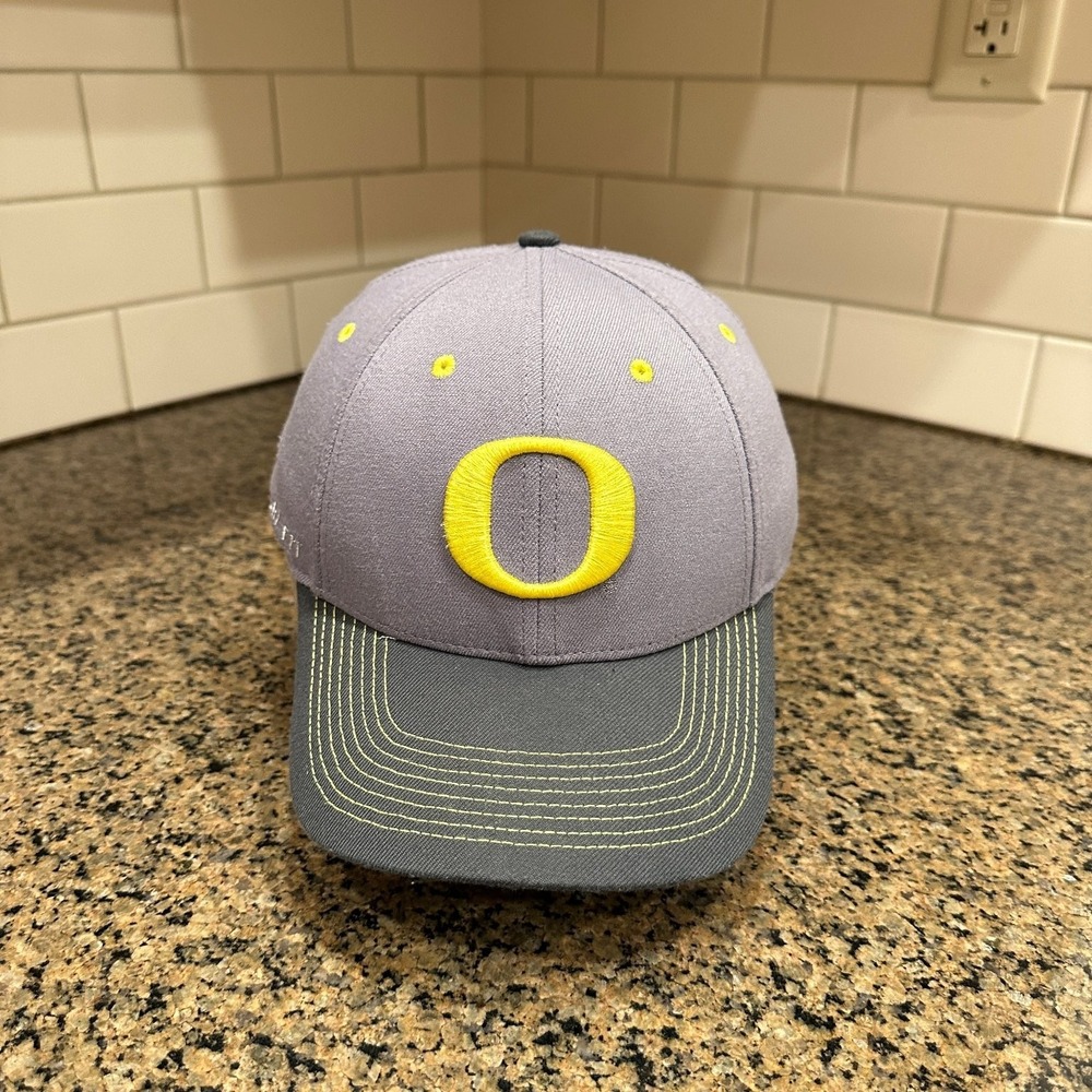 Oregon Ducks Nike Legacy91 Dri-FIT Baseball Cap Men's M/L‎ Grey Yellow